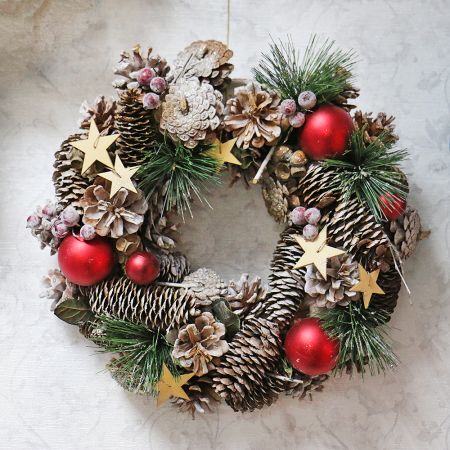 Product Christmas wreath with cones