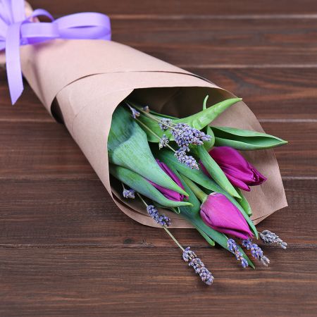 Bouquet 3 tulips and lavender (Price from 3pcs.)