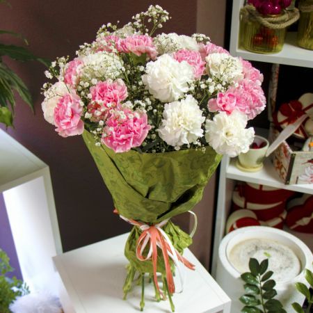 Bouquet with carnations with delivery