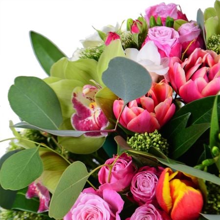 Order wonderful bouquet with delivery