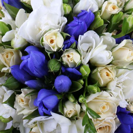 Blue bridal bouquet. gentiana bouquet, stylish bridal bouquet, unusual bridal bouquet