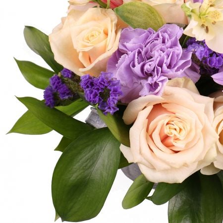  Order beautiful flowers with delivery to the country