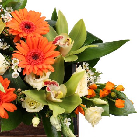 Gift the bouquet to your sweetheart!
