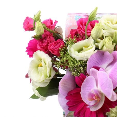 Buy the fabulous flower arrangement with delivery 
