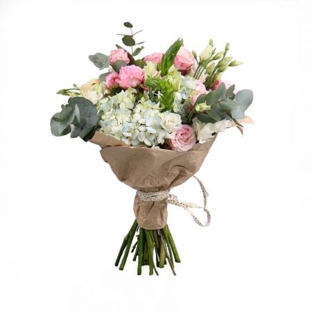 Buy the outstanding bouquet with delivery | UFL