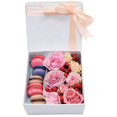Product Box with macarons
